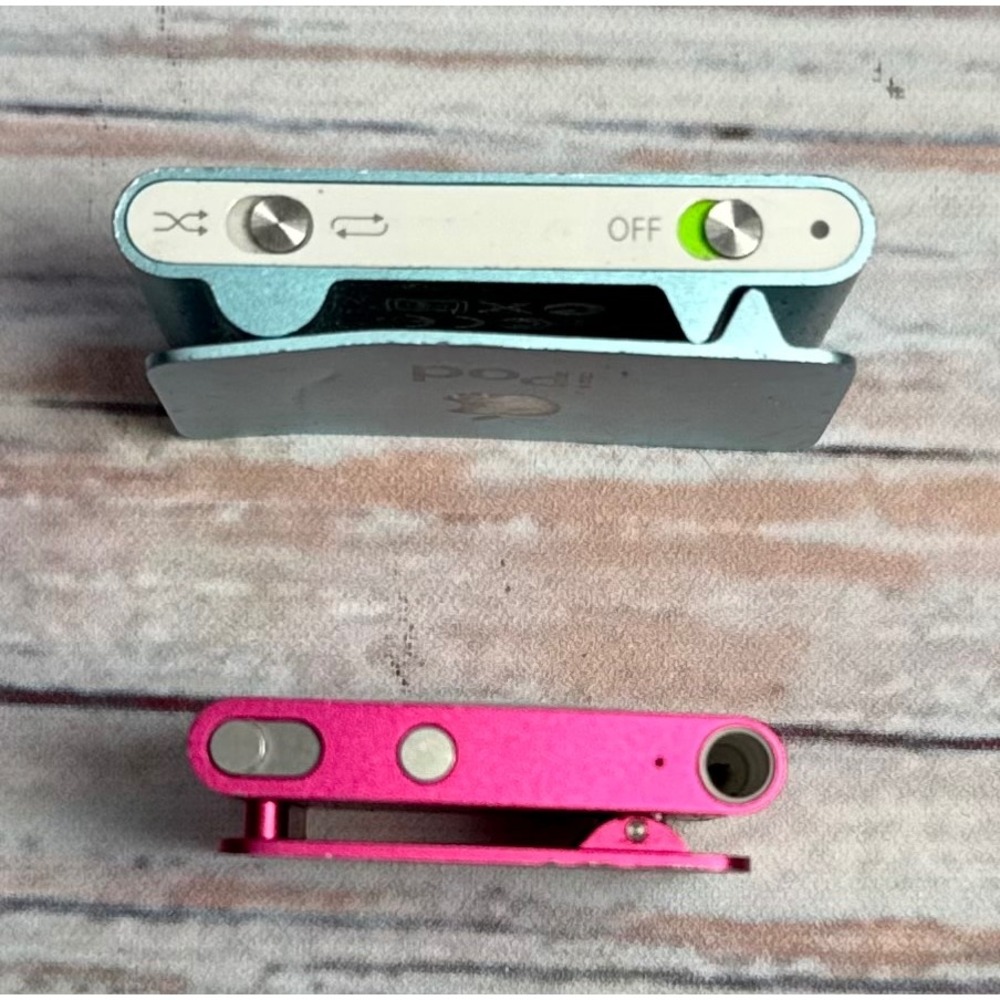 Apple iPod Shuffle Lot 2nd Gen Blue 4th Gen Pink MP3 Music Players -
Untested - Picture 3 of 3